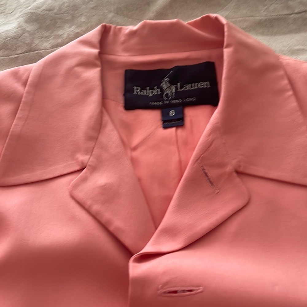 Ralph Lauren all silk jacket and matching pants size 6. Perfect for Spring.